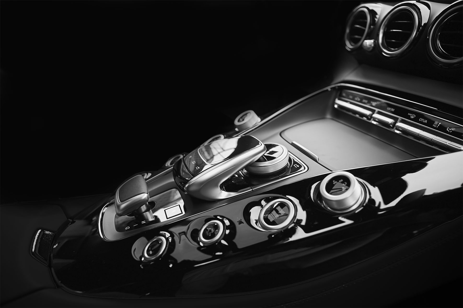 Protection Films for Automotive Industry Favourite ‘Piano Black’