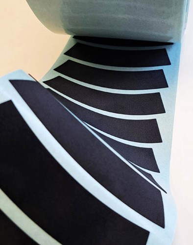 Die-cut adhesive tape for bonding LSE substrate